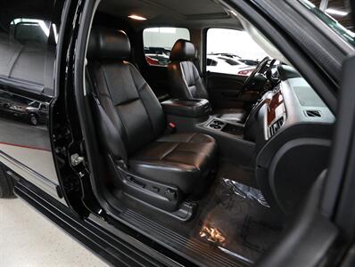 2013 Chevrolet Avalanche LT Black Diamond 4X4   - Photo 19 - Addison, IL 60101