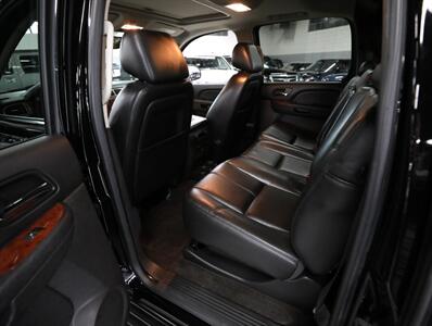 2013 Chevrolet Avalanche LT Black Diamond 4X4   - Photo 24 - Addison, IL 60101