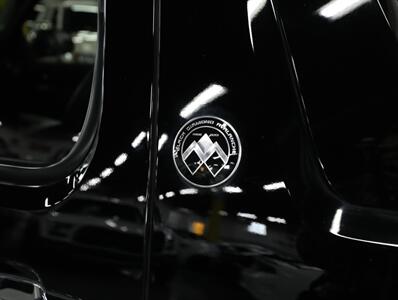 2013 Chevrolet Avalanche LT Black Diamond 4X4   - Photo 15 - Addison, IL 60101