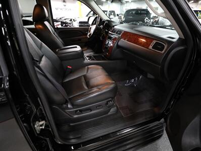 2013 Chevrolet Avalanche LT Black Diamond 4X4   - Photo 18 - Addison, IL 60101