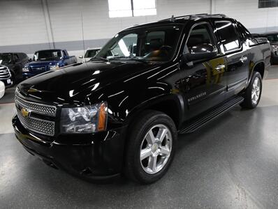 2013 Chevrolet Avalanche LT Black Diamond 4X4   - Photo 4 - Addison, IL 60101