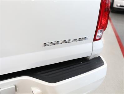 2013 Cadillac Escalade EXT Premium   - Photo 12 - Addison, IL 60101