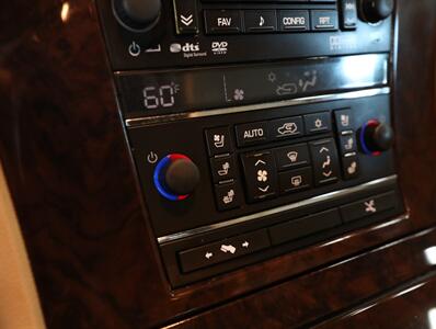 2013 Cadillac Escalade EXT Premium   - Photo 36 - Addison, IL 60101
