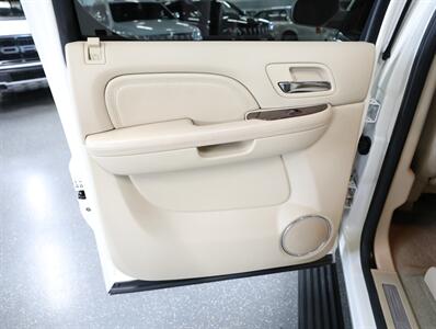 2013 Cadillac Escalade EXT Premium   - Photo 24 - Addison, IL 60101
