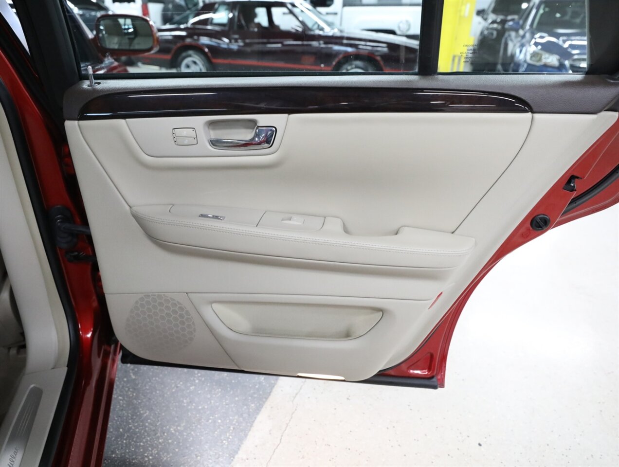 2011 Cadillac DTS Luxury Collection - Photo 20 - Addison, IL 60101