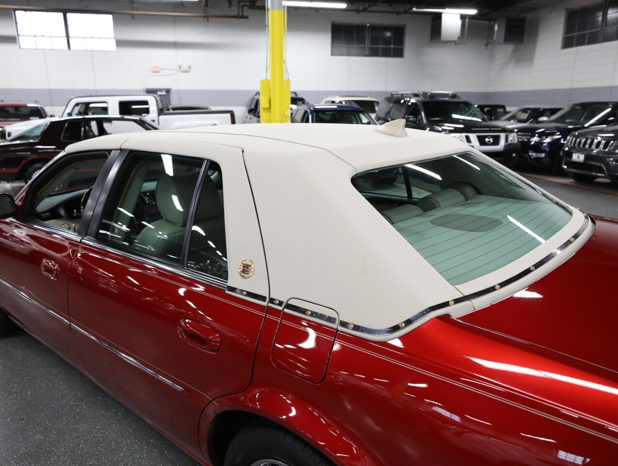 2011 Cadillac DTS Luxury Collection - Photo 14 - Addison, IL 60101