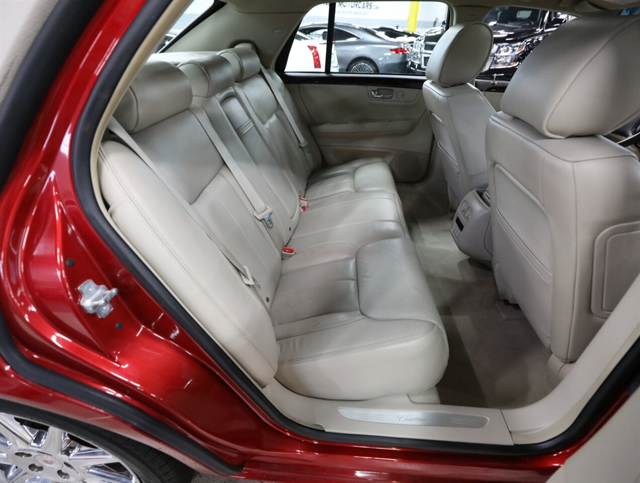 2011 Cadillac DTS Luxury Collection - Photo 22 - Addison, IL 60101