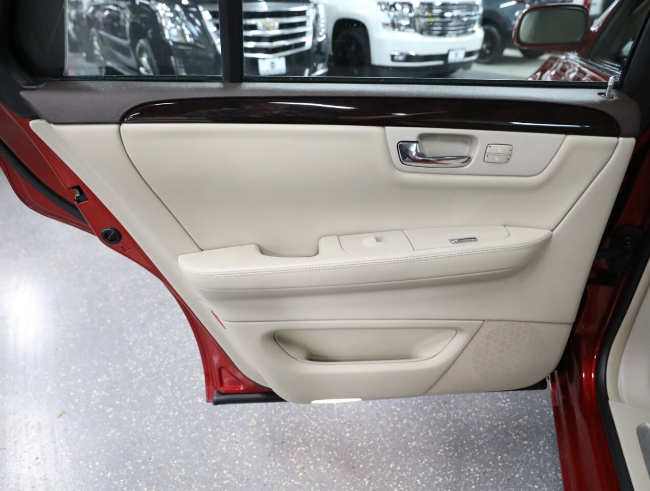 2011 Cadillac DTS Luxury Collection - Photo 24 - Addison, IL 60101