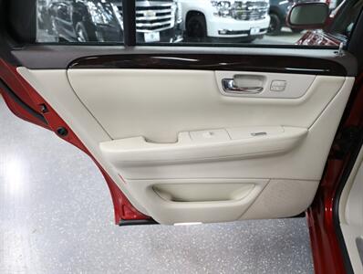 2011 Cadillac DTS Luxury Collection - Photo 24 - Addison, IL 60101