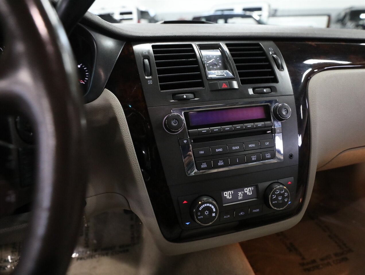 2011 Cadillac DTS Luxury Collection - Photo 34 - Addison, IL 60101