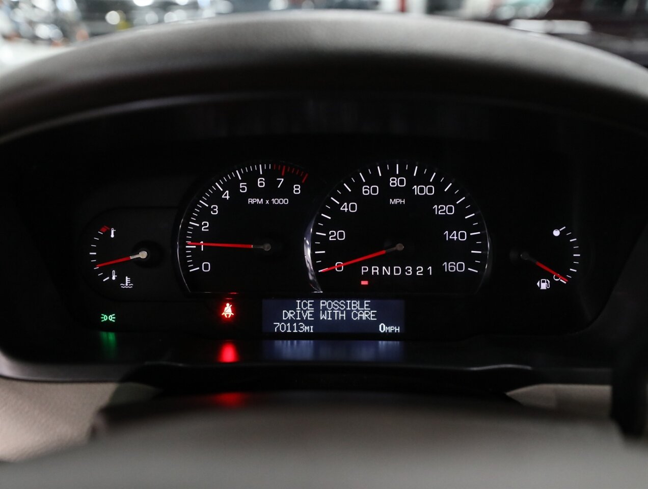 2011 Cadillac DTS Luxury Collection - Photo 38 - Addison, IL 60101