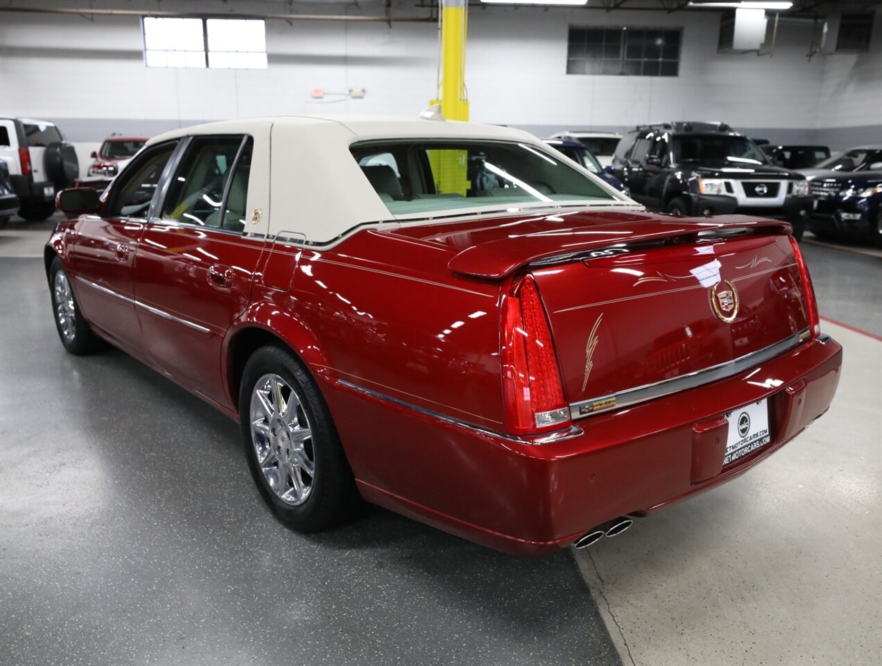 2011 Cadillac DTS Luxury Collection - Photo 13 - Addison, IL 60101