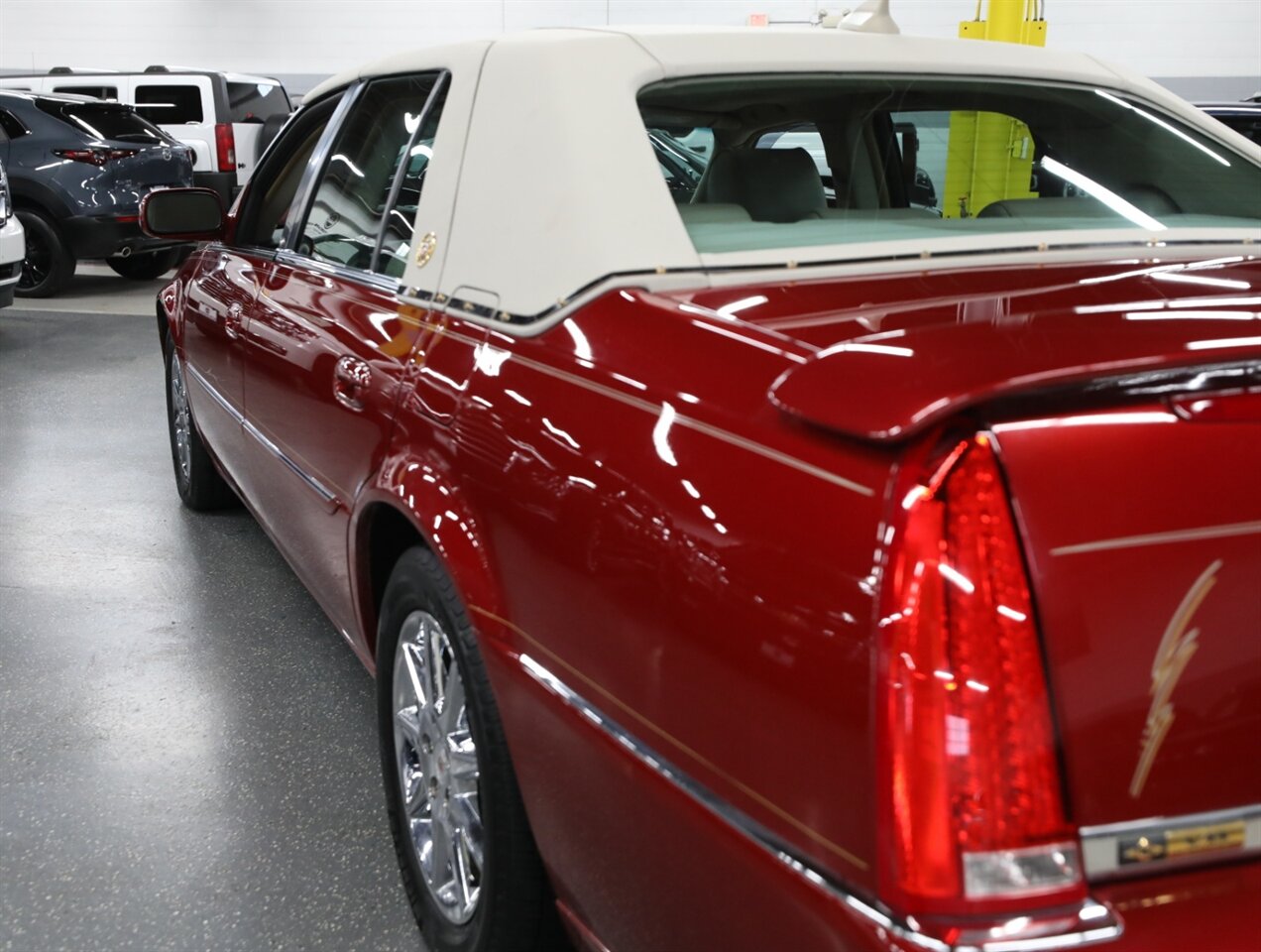 2011 Cadillac DTS Luxury Collection - Photo 15 - Addison, IL 60101