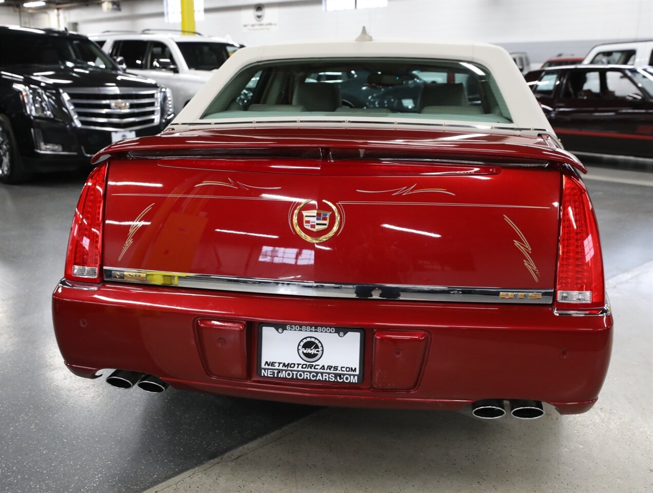 2011 Cadillac DTS Luxury Collection - Photo 10 - Addison, IL 60101