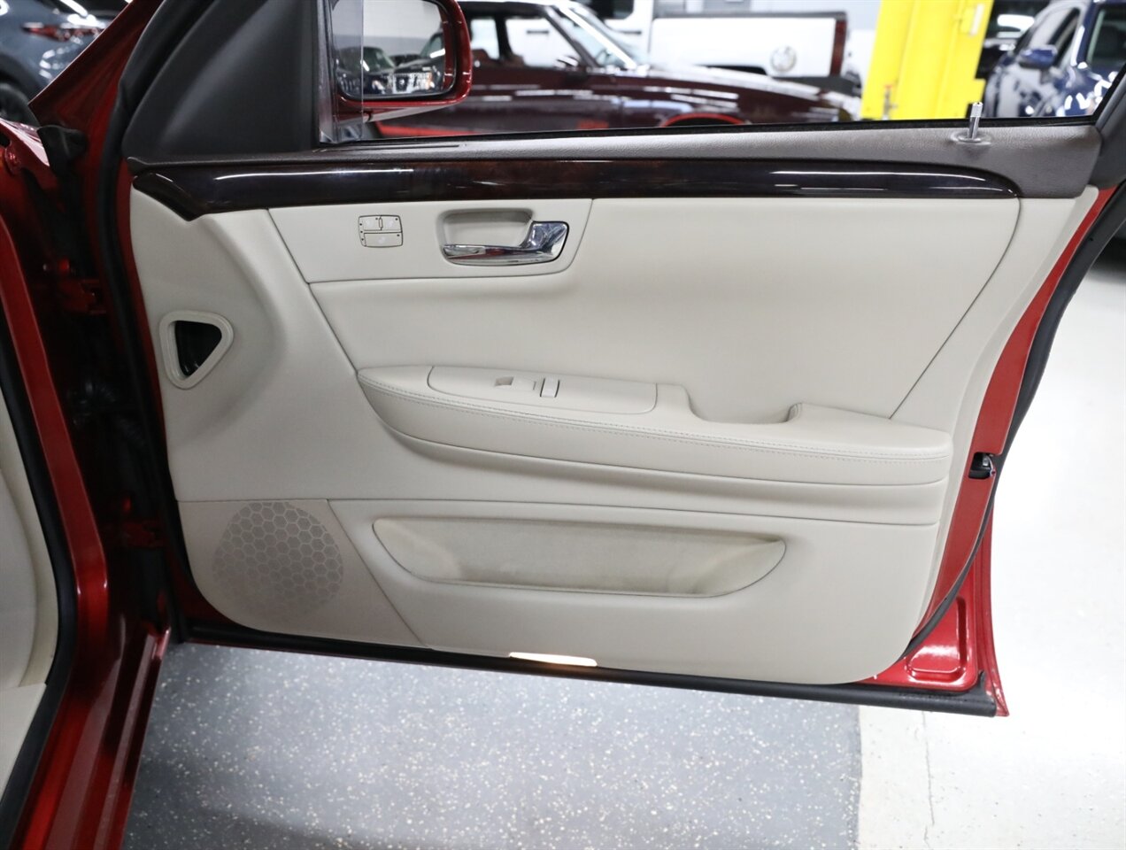 2011 Cadillac DTS Luxury Collection - Photo 17 - Addison, IL 60101