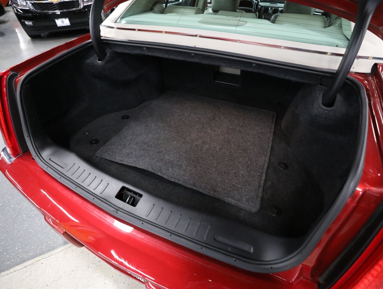 2011 Cadillac DTS Luxury Collection - Photo 23 - Addison, IL 60101