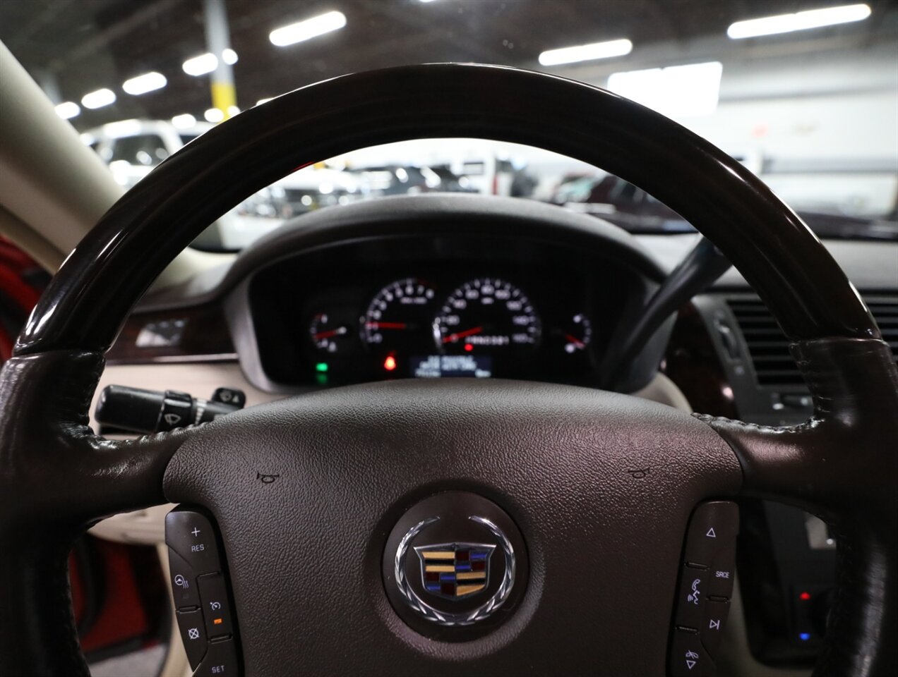 2011 Cadillac DTS Luxury Collection - Photo 37 - Addison, IL 60101