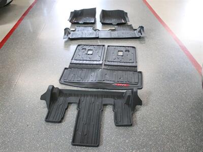 2021 GMC Acadia Denali AWD   - Photo 58 - Addison, IL 60101