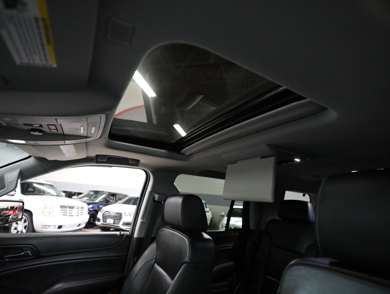 2020 Chevrolet Tahoe LT 4WD - Photo 38 - Addison, IL 60101