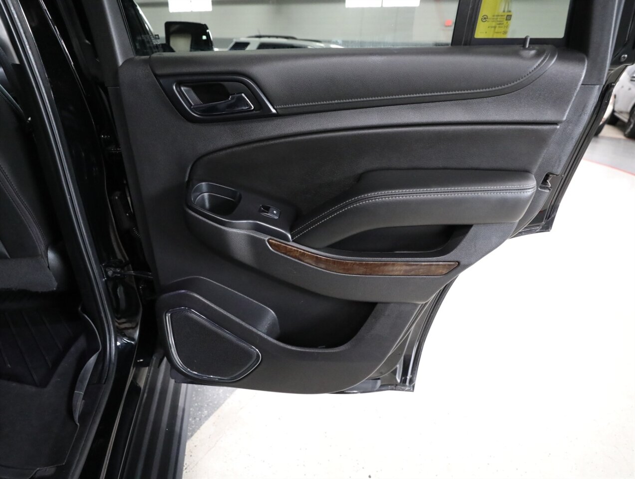 2020 Chevrolet Tahoe LT 4WD - Photo 19 - Addison, IL 60101