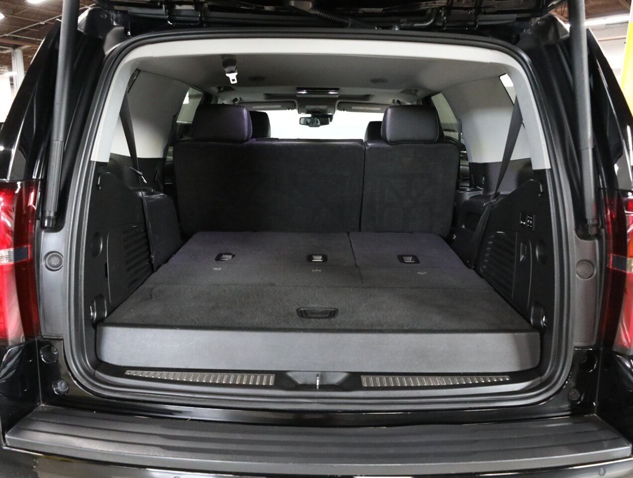 2020 Chevrolet Tahoe LT 4WD - Photo 24 - Addison, IL 60101