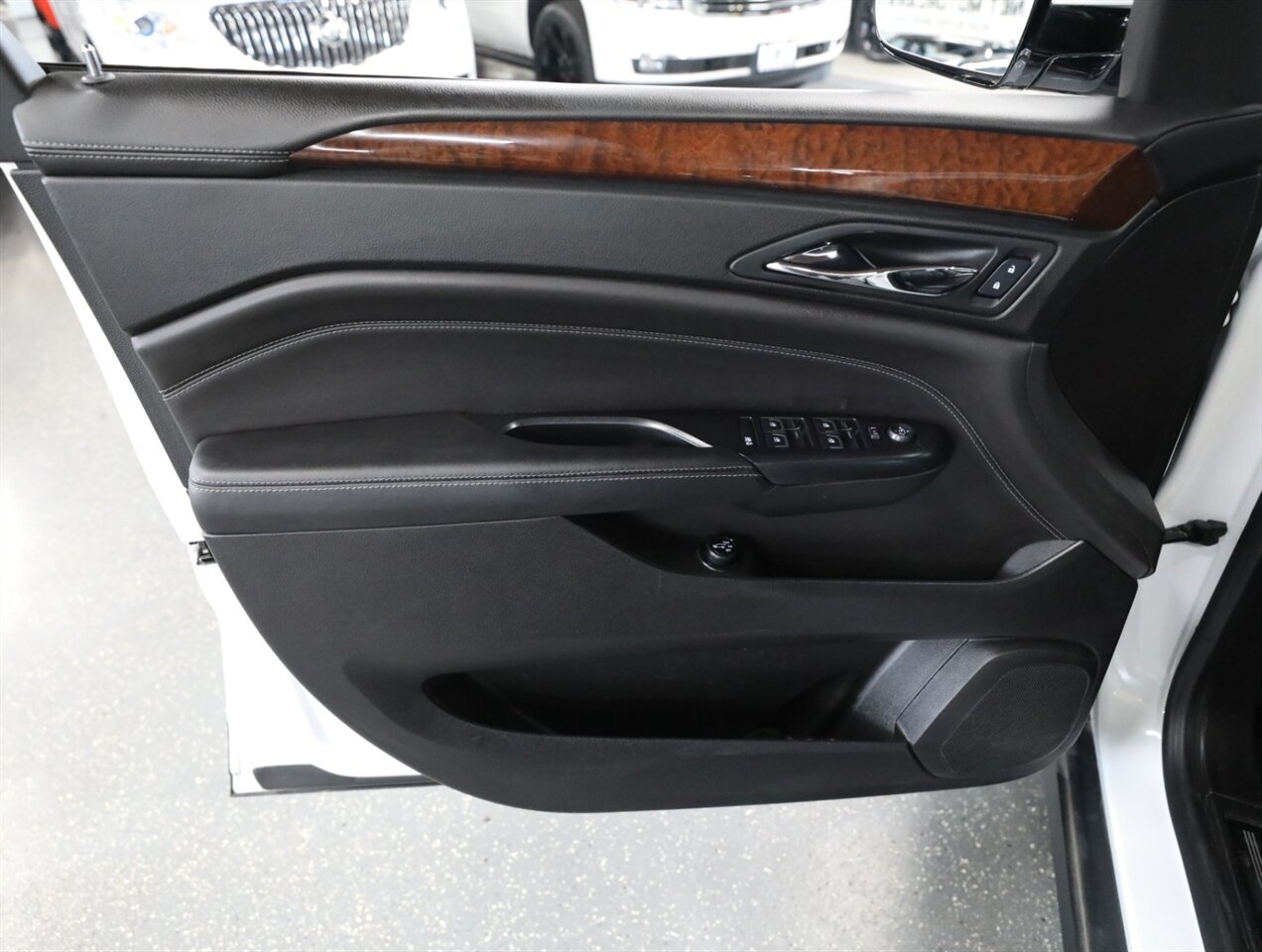 2016 Cadillac SRX Luxury Collection AWD - Photo 29 - Addison, IL 60101