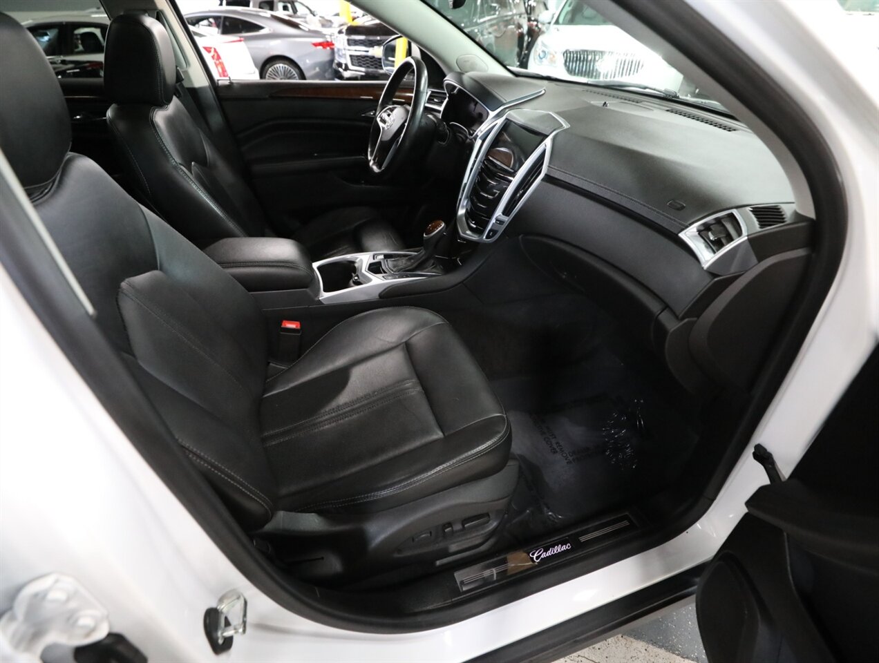 2016 Cadillac SRX Luxury Collection AWD - Photo 17 - Addison, IL 60101