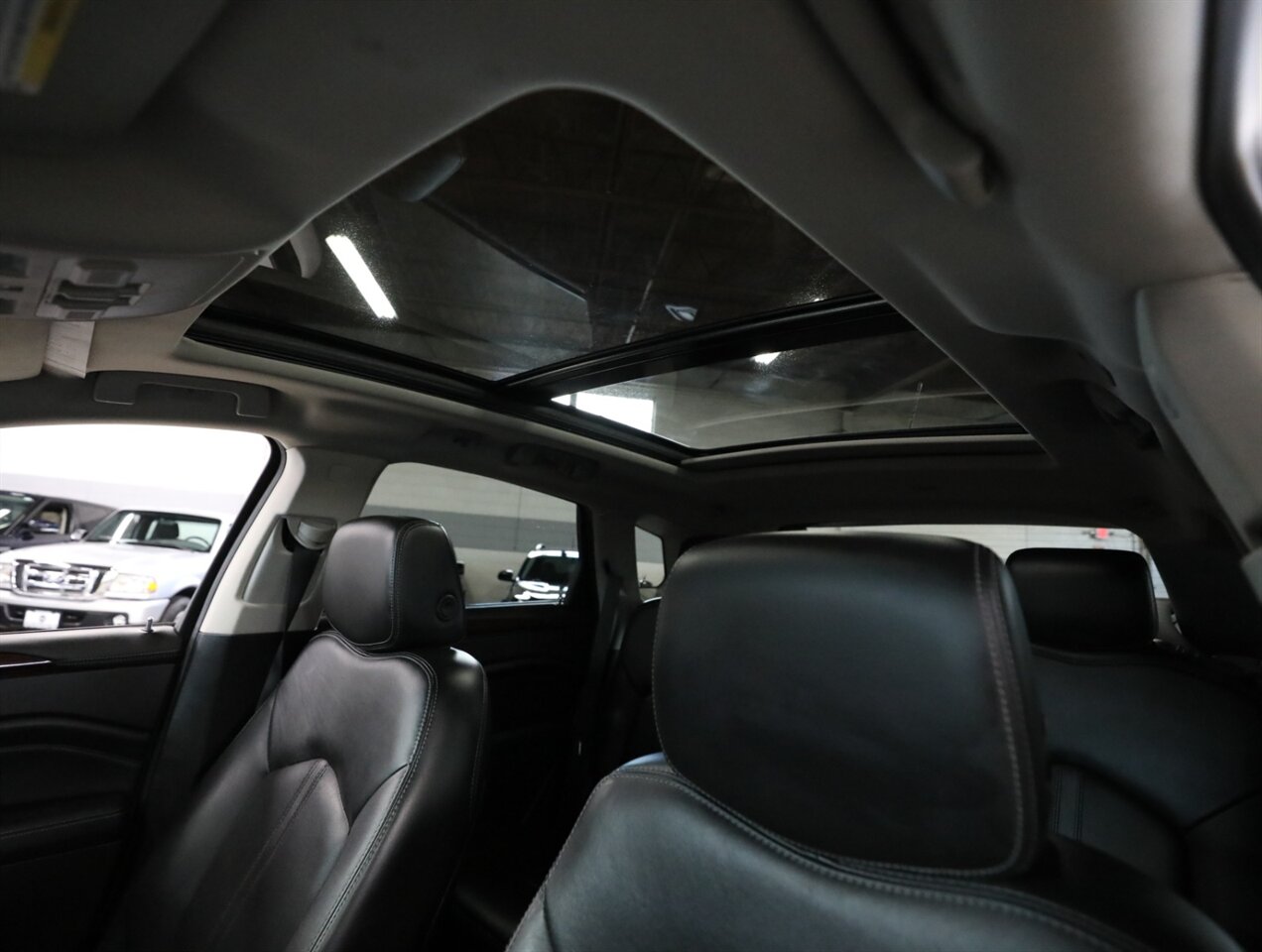 2016 Cadillac SRX Luxury Collection AWD - Photo 32 - Addison, IL 60101