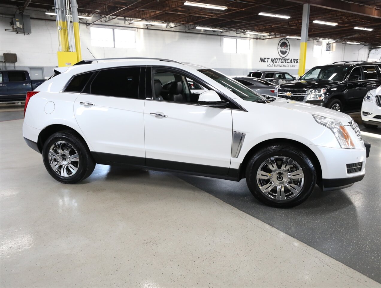 2016 Cadillac SRX Luxury Collection AWD - Photo 8 - Addison, IL 60101