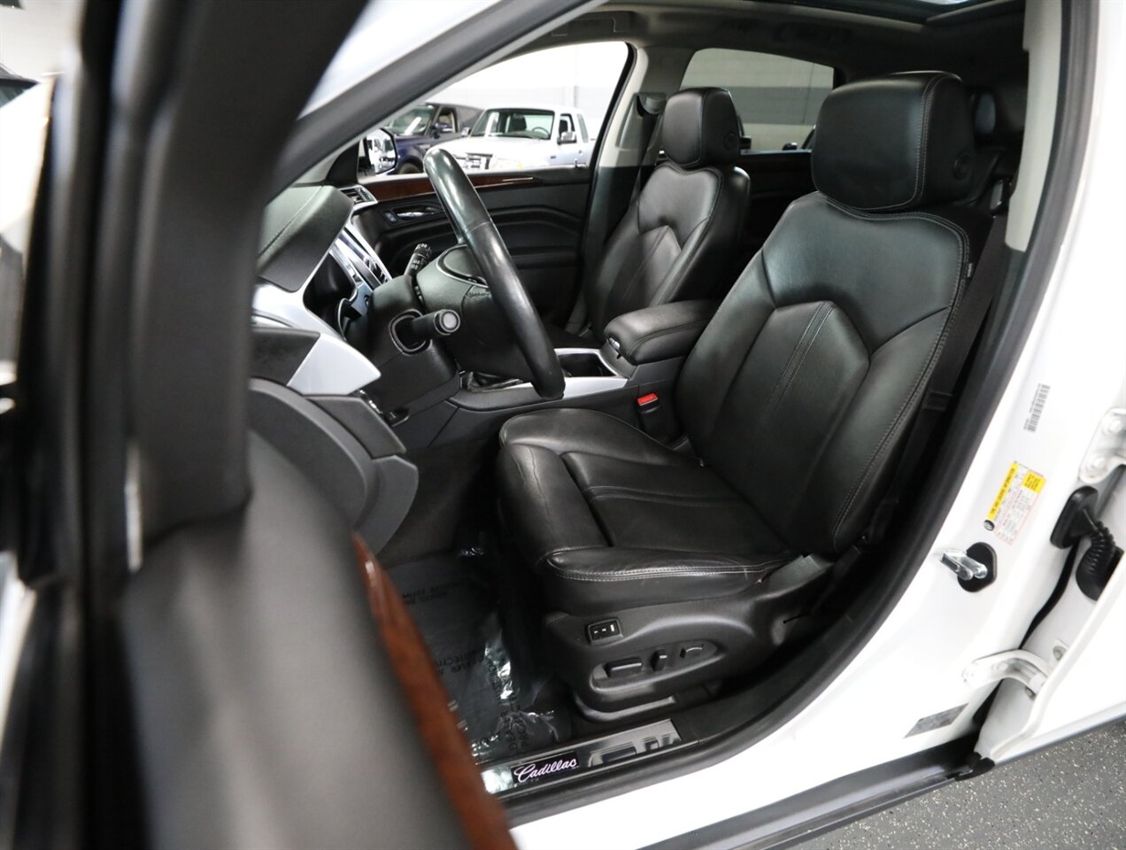 2016 Cadillac SRX Luxury Collection AWD - Photo 31 - Addison, IL 60101