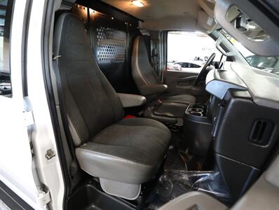 2022 Chevrolet Express 2500 Cargo Van - Photo 18 - Addison, IL 60101