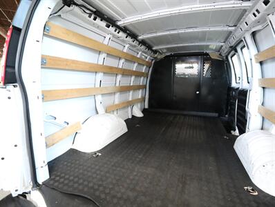 2022 Chevrolet Express 2500 Cargo Van - Photo 23 - Addison, IL 60101