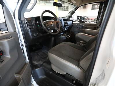2022 Chevrolet Express 2500 Cargo Van - Photo 26 - Addison, IL 60101