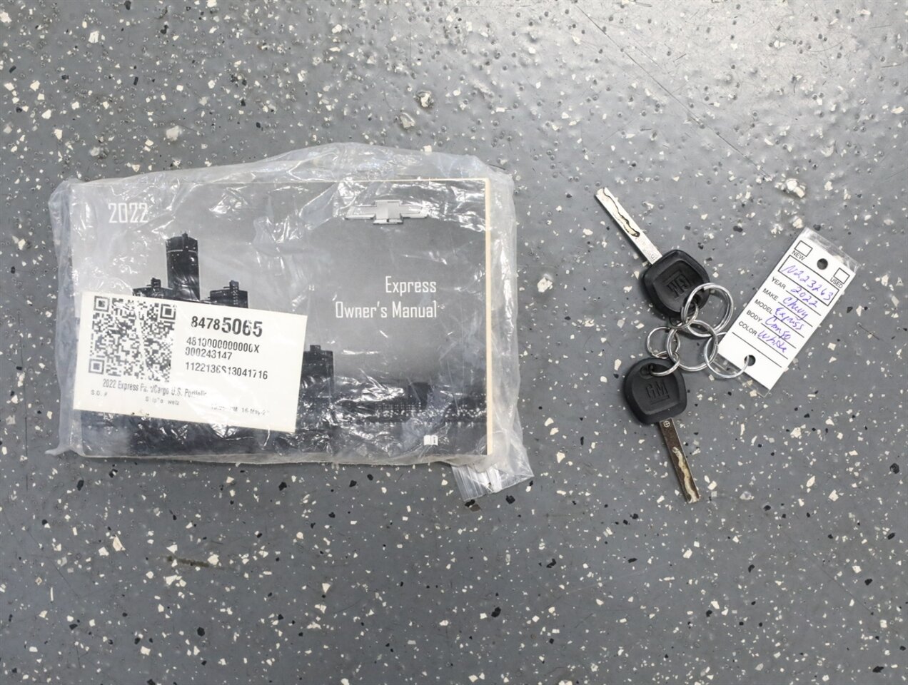 2022 Chevrolet Express 2500 Cargo Van - Photo 40 - Addison, IL 60101