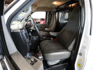 2022 Chevrolet Express 2500 Cargo Van - Photo 27 - Addison, IL 60101