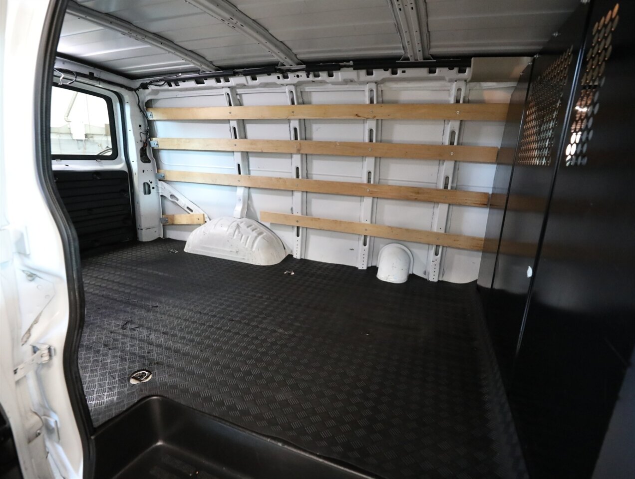 2022 Chevrolet Express 2500 Cargo Van - Photo 21 - Addison, IL 60101