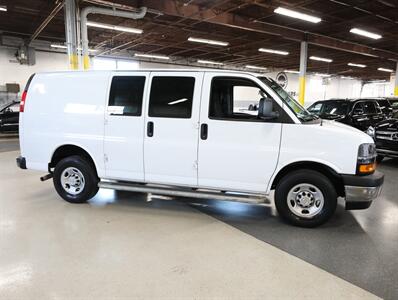 2022 Chevrolet Express 2500 Cargo Van - Photo 8 - Addison, IL 60101