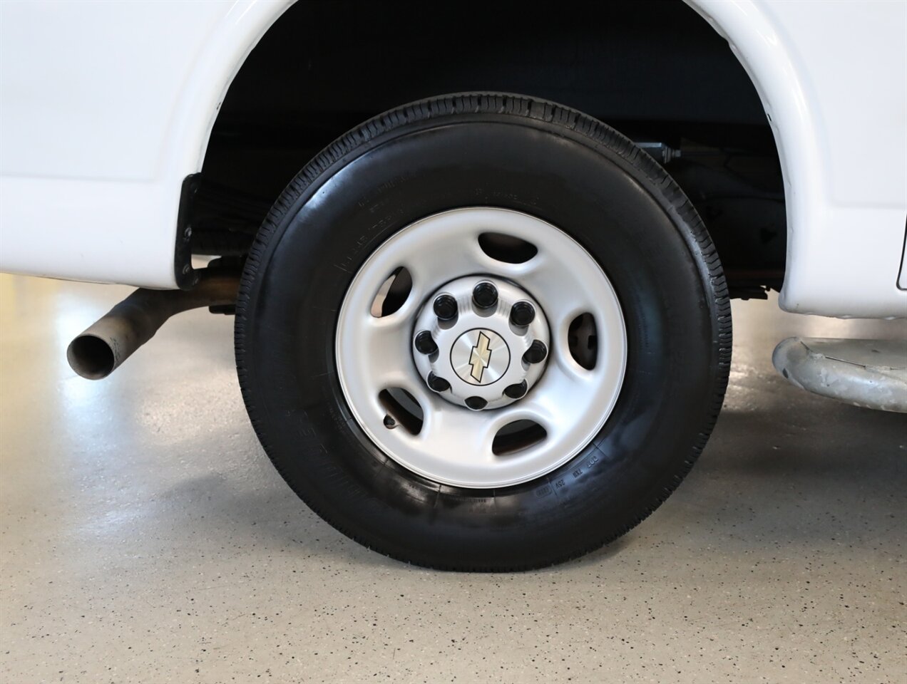 2022 Chevrolet Express 2500 Cargo Van - Photo 37 - Addison, IL 60101