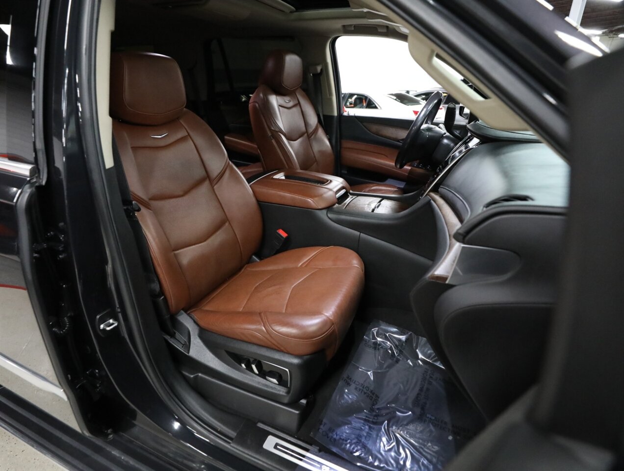 2019 Cadillac Escalade Luxury 4WD - Photo 15 - Addison, IL 60101