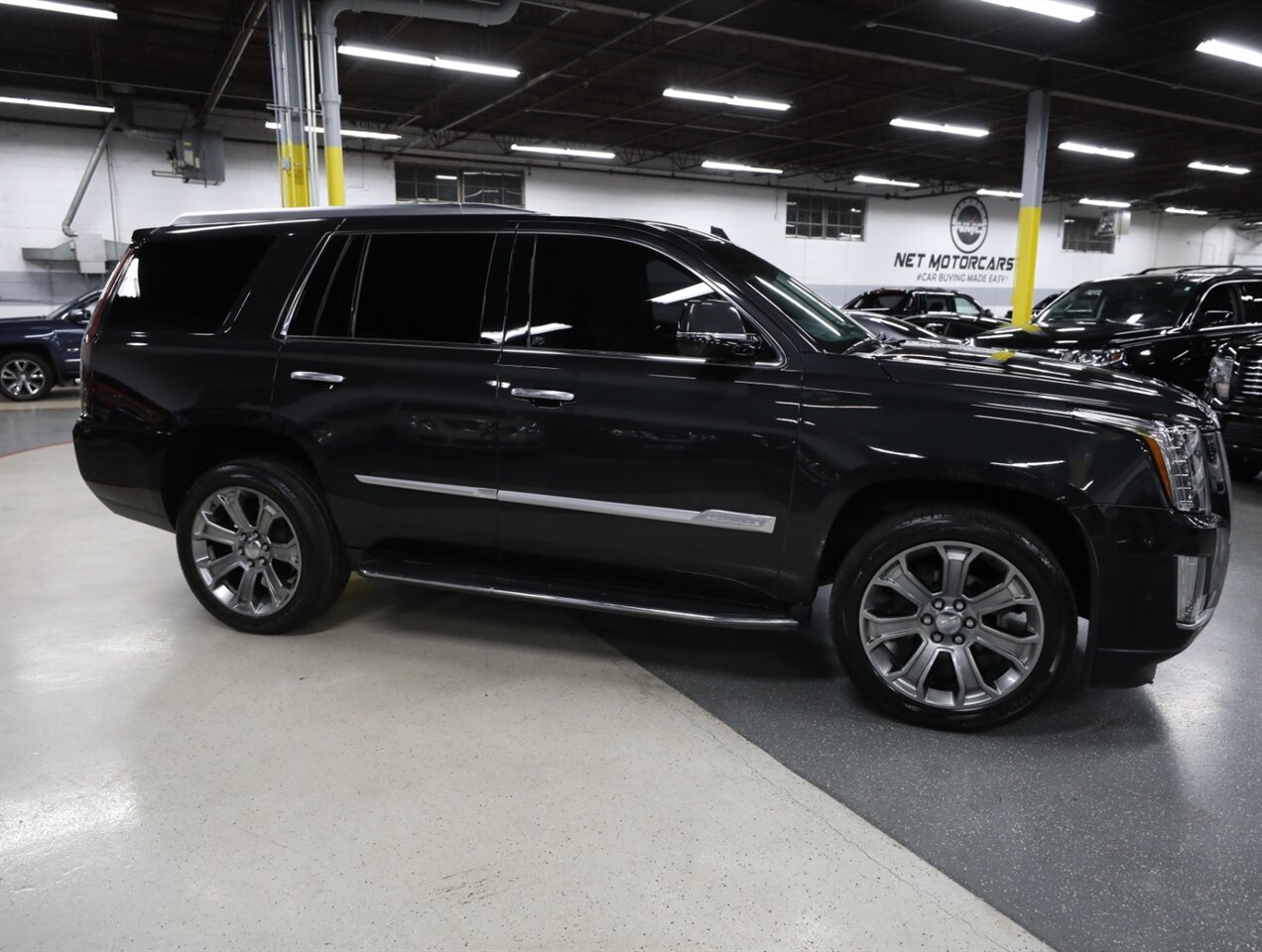 2019 Cadillac Escalade Luxury 4WD - Photo 8 - Addison, IL 60101