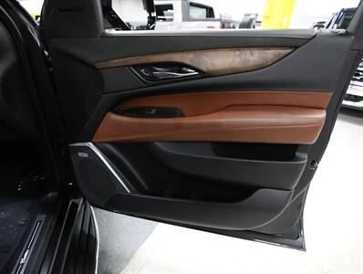 2019 Cadillac Escalade Luxury 4WD - Photo 13 - Addison, IL 60101
