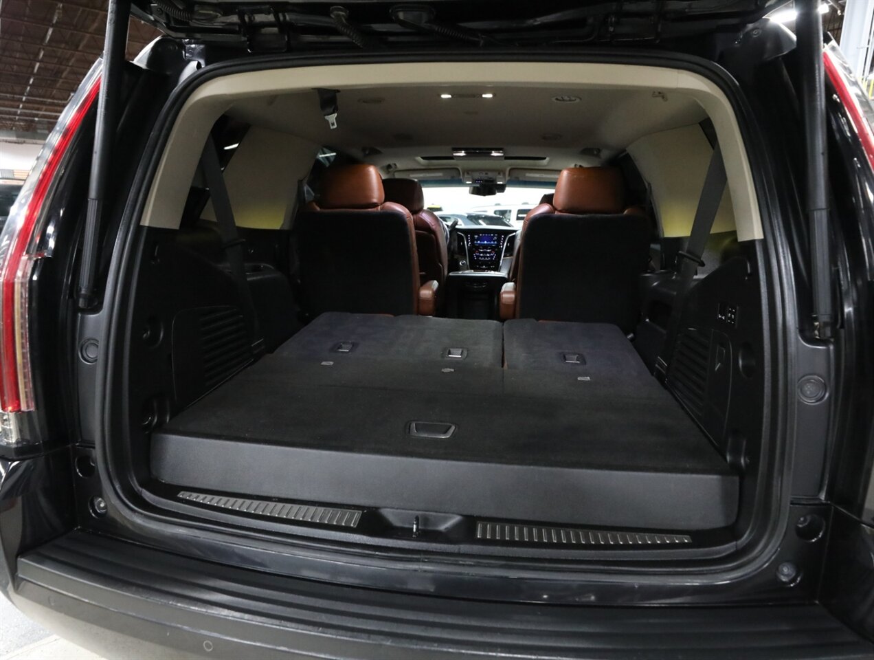 2019 Cadillac Escalade Luxury 4WD - Photo 21 - Addison, IL 60101