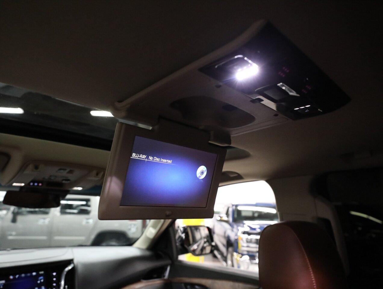 2019 Cadillac Escalade Luxury 4WD - Photo 28 - Addison, IL 60101