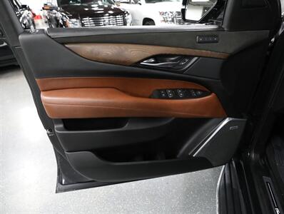 2019 Cadillac Escalade Luxury 4WD - Photo 30 - Addison, IL 60101