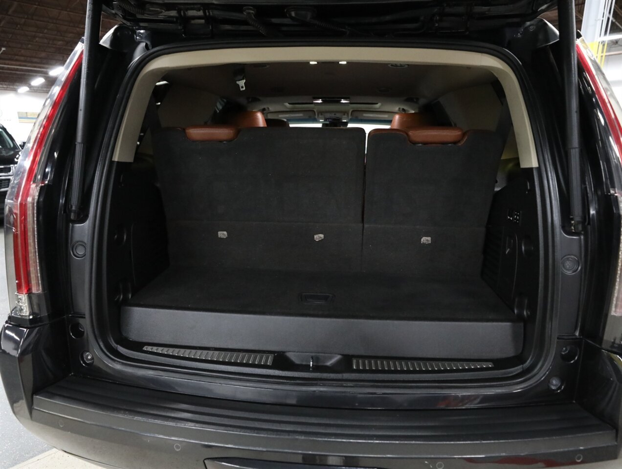 2019 Cadillac Escalade Luxury 4WD - Photo 20 - Addison, IL 60101