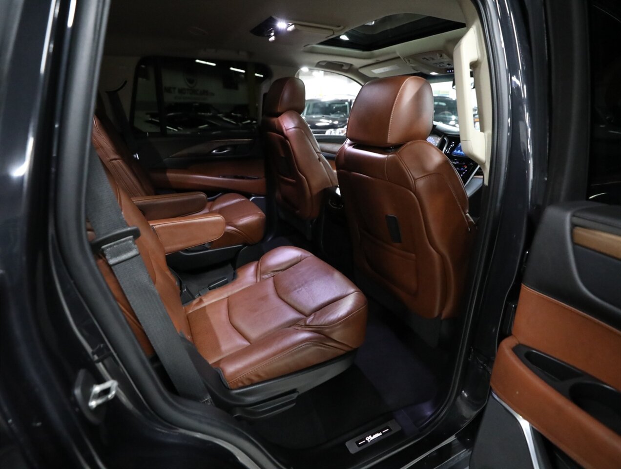 2019 Cadillac Escalade Luxury 4WD - Photo 17 - Addison, IL 60101