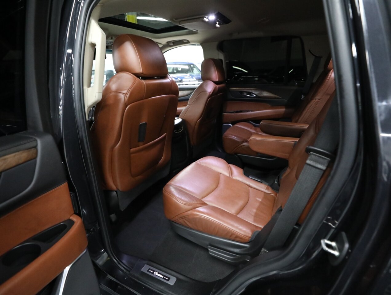 2019 Cadillac Escalade Luxury 4WD - Photo 26 - Addison, IL 60101