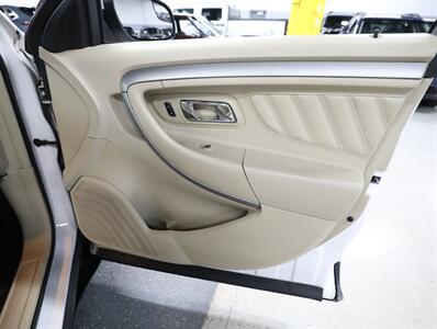 2015 Ford Taurus SEL   - Photo 15 - Addison, IL 60101