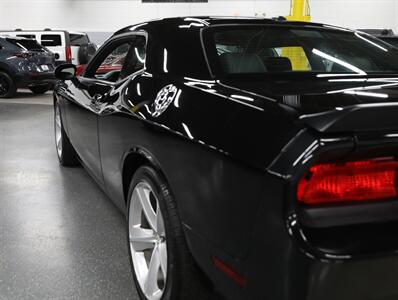 2009 Dodge Challenger SRT8   - Photo 18 - Addison, IL 60101