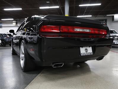 2009 Dodge Challenger SRT8   - Photo 15 - Addison, IL 60101